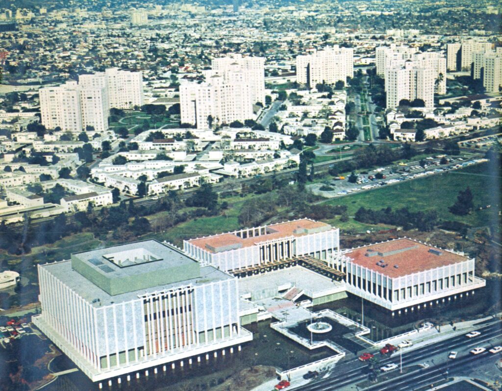 The LACMA is het grootste kunstmuseum in het Westen van de VS, met een collectie van meer dan 150.000 werken. Van zowel oudheden tot moderne kunst.